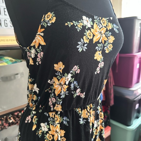 H&M Divided Black Floral Romper size small - Picture 6 of 7